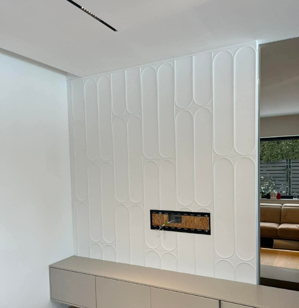 Ścianka TV z paneli 3D NMC ARC S – Nowoczesna aranżacja salonu