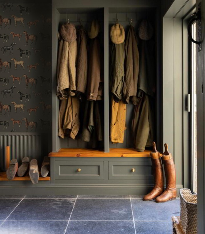 Tapeta Horses Olive w przedpokoju i garderobie