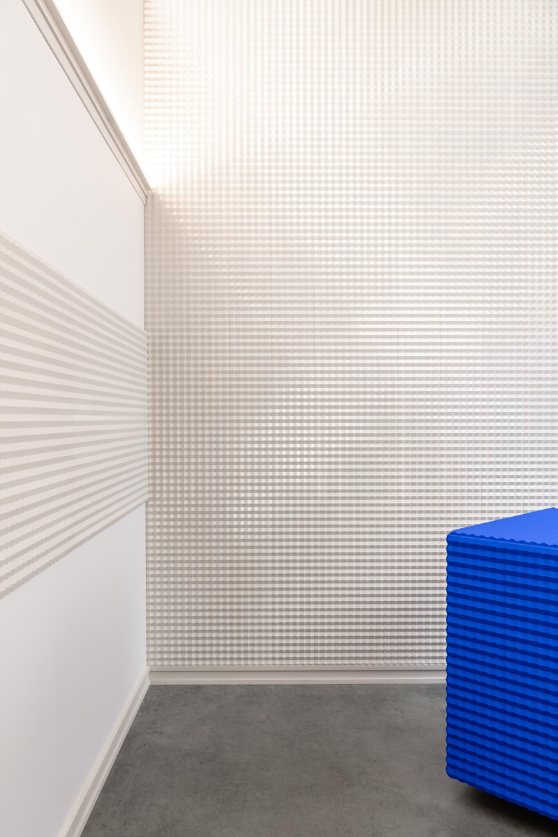 Strukturalna powierzchnia panelu W115 SLOPE Orac Decor w nowoczesnym wnętrzu