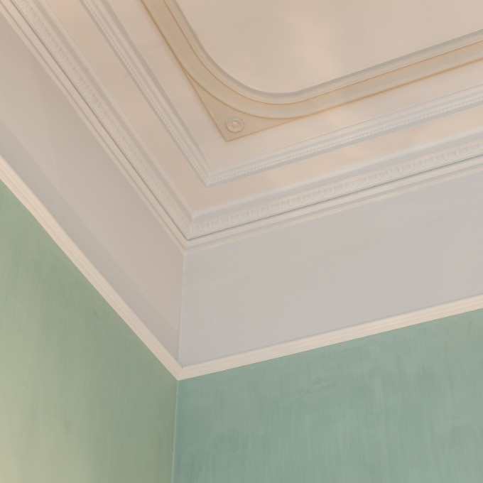 C307 - Listwa sufitowa z ornamentacją Orac – Orac Decor – aranżacja wnętrza