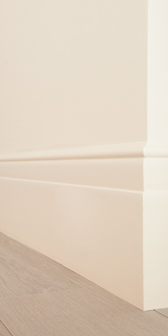 SX156 - Listwa przypodłogowa, sztukateria Orac Decor – Orac Decor – aranżacja wnętrza