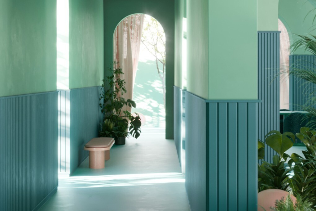 Panel ścienny W116 BAR XL malowany na kolor we wnętrzu komercyjnym